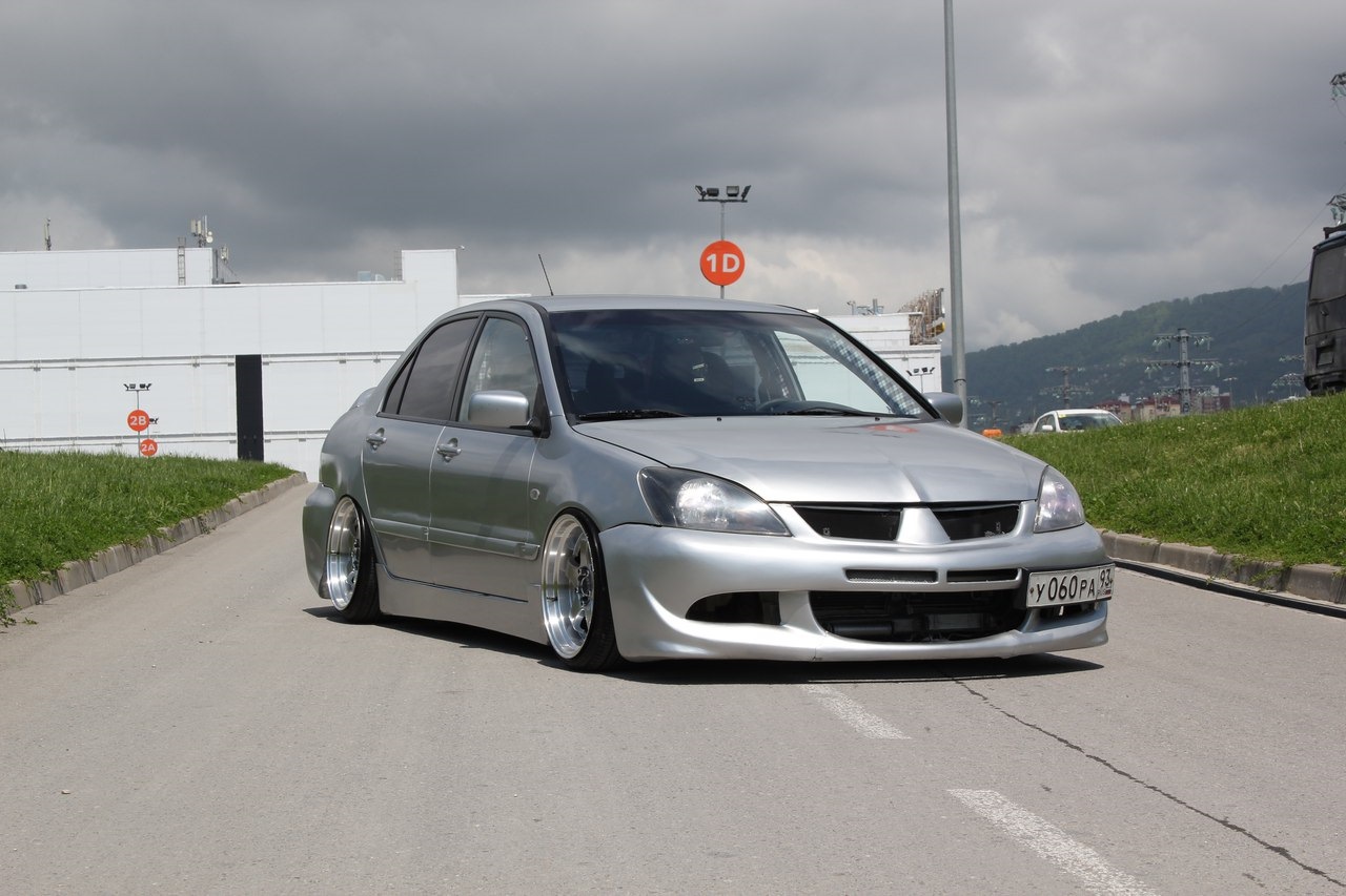 Mitsubishi Lancer 9 stance