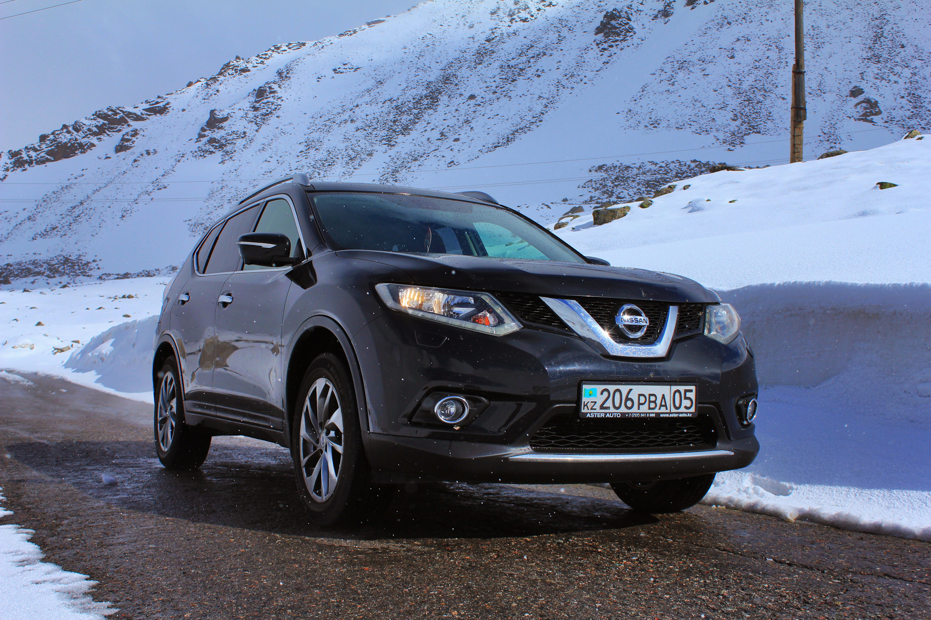 Ниссан х трейл электрический. Nissan x-Trail и Nissan Murano. Ниссан х-Трейл 2012. Nissan x-Trail белый.