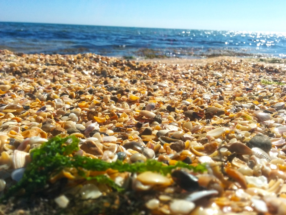 Моря закрывают. Фото Юг России пляжи закрытие сезона. Крым октябрь погода и море.