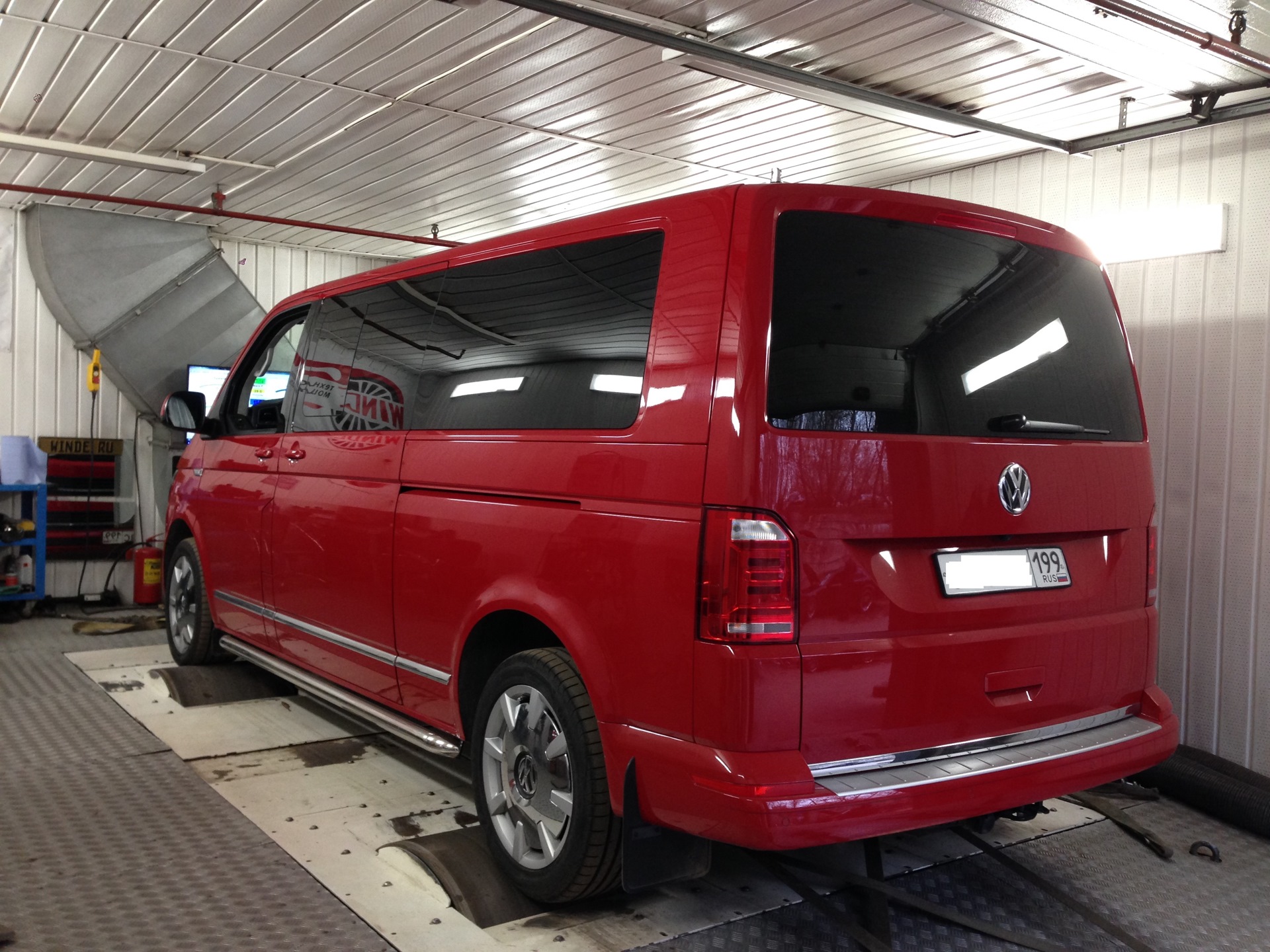 Мультивен т5. VW Multivan t5 long. Volkswagen Multivan long t5. VW Multivan t6 Tuning Red. VW t5 Multivan обвес.