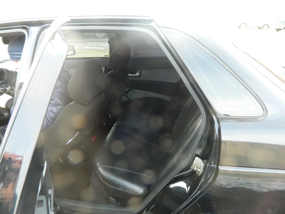 Задние сиденье в кожзам — Lada Приора седан, 1,6 л, 2010 года ...