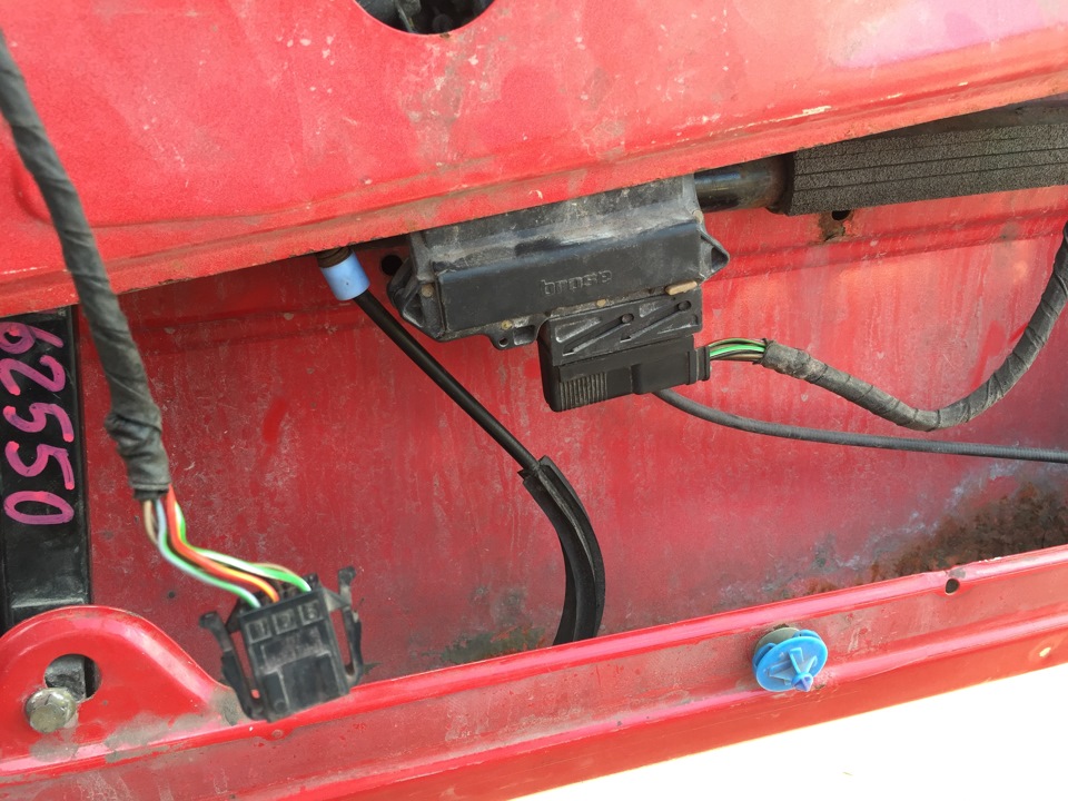 Ремонт стеклоподъемника — Volkswagen Golf Mk3, 1,8 л., 1992 года ...