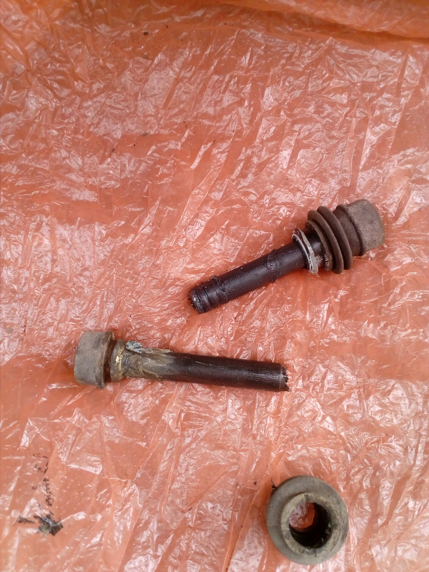 Направляющие суппорта рио 3. Направляющие суппорта киа рио 3. 581621h000 направляющая суппорта. Направляющие суппорта рио 3. Направляющие суппорта рио 3.