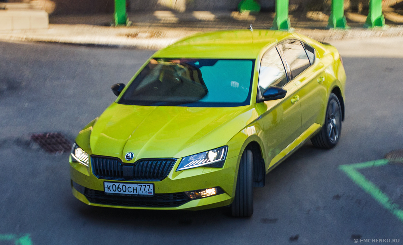 Skoda Superb зеленая