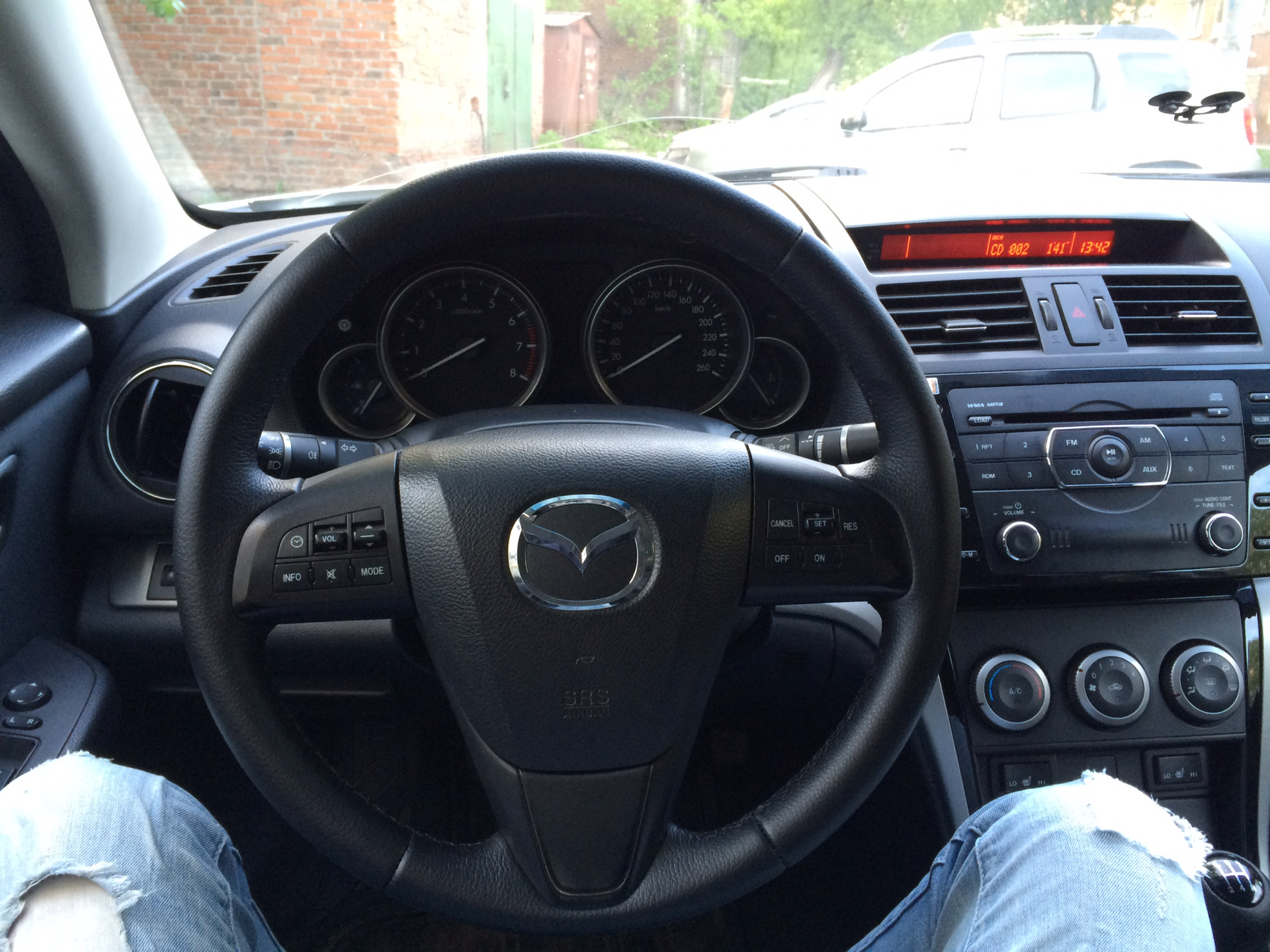 За рулем мазда 6 gh. Мультируль мазда 6 gh 2012. Мультируль мазда 3. Мультируль мазда 3. Как снять руль мазда 6.
