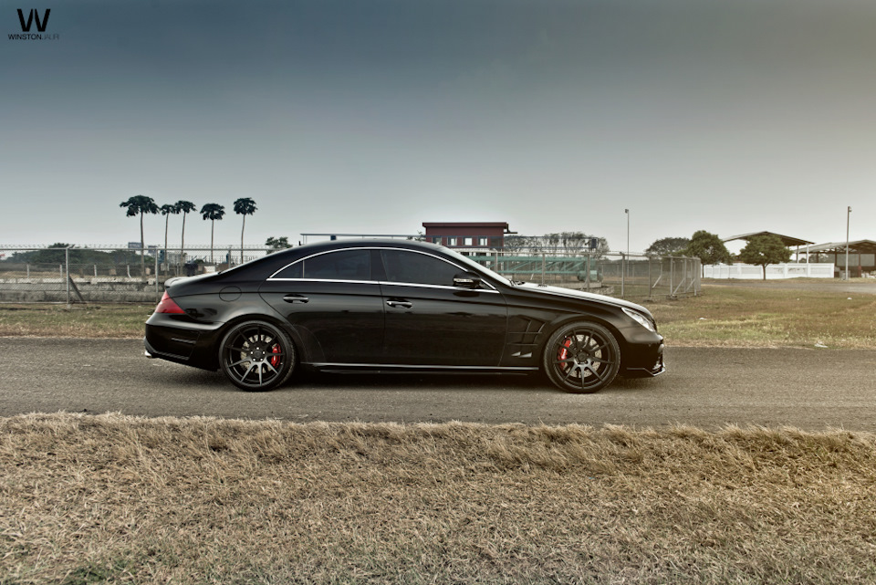 Mercedes Benz CLS Black Bison