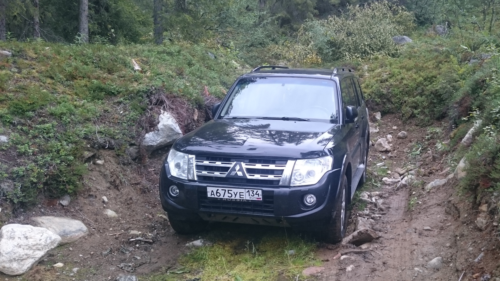 Mitsubishi pajero 4 3.0 бензин