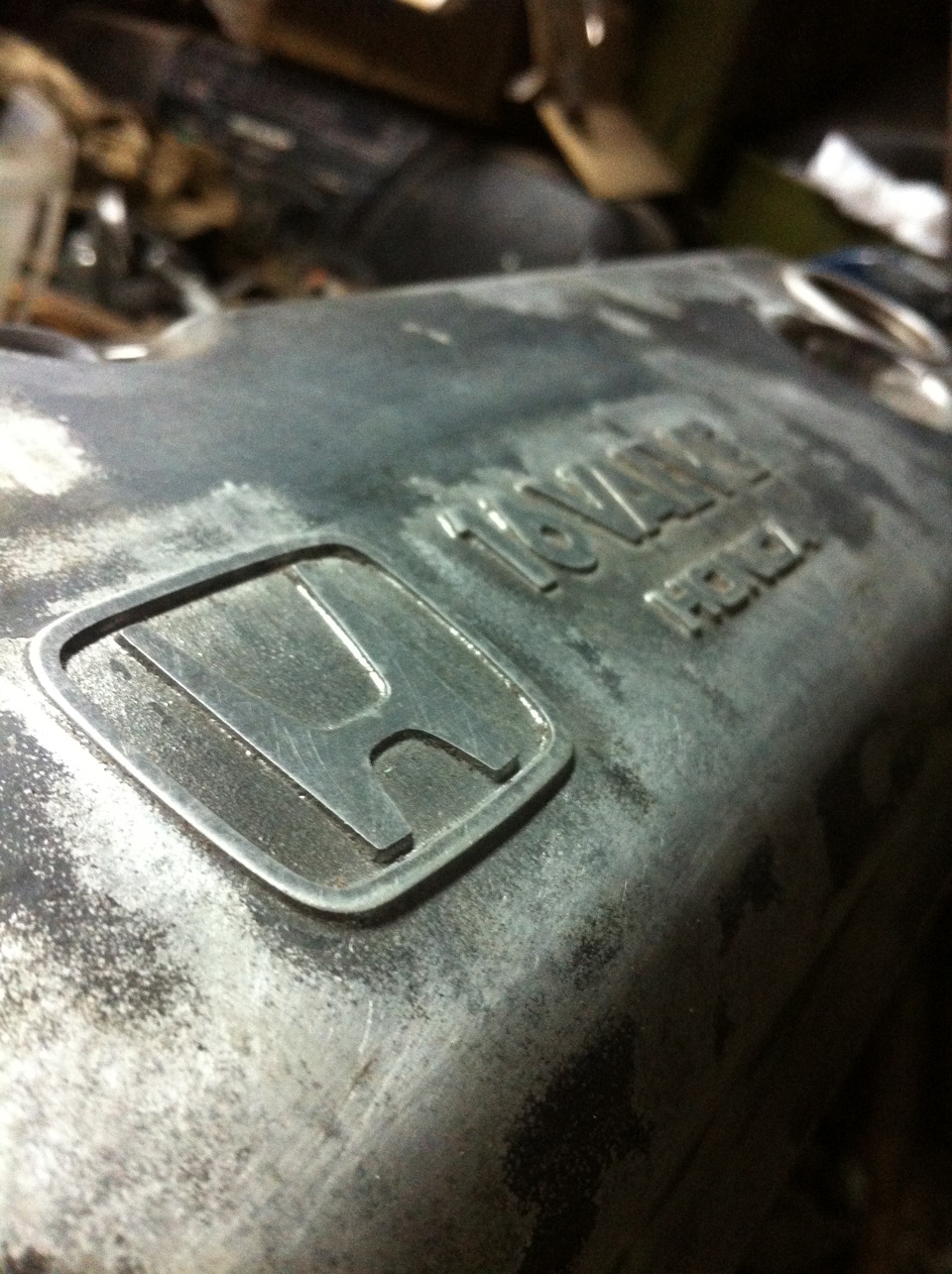 Замена прокладки под клапанной крышкой + покраска крышки — Honda Accord ...