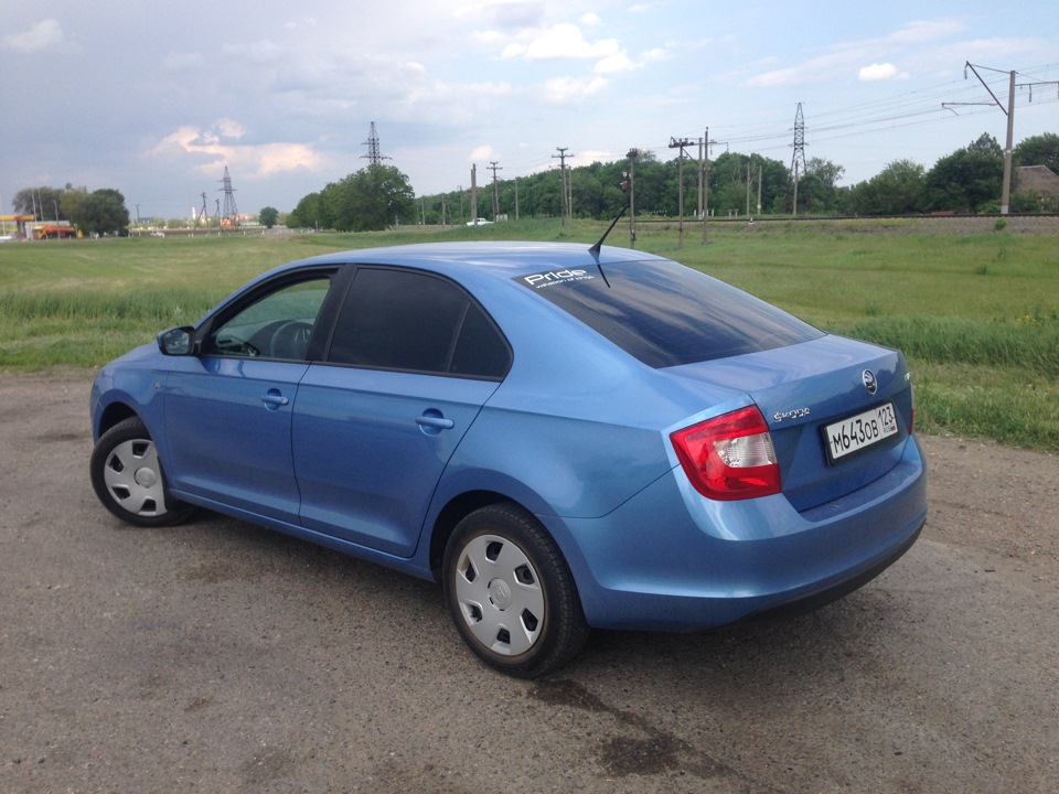 Тонировка Skoda Rapid синий