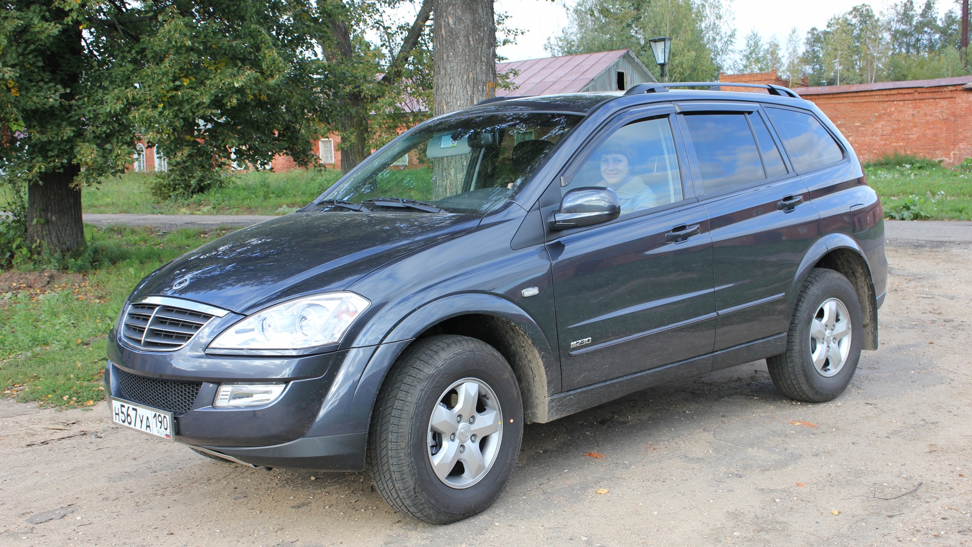 Саньенг кайрон нижнем новгороде. SSANGYONG Kyron крыша. ССАНГЙОНГ Кайрон серый. ССАНГЙОНГ Кайрон крыша черный глянец.