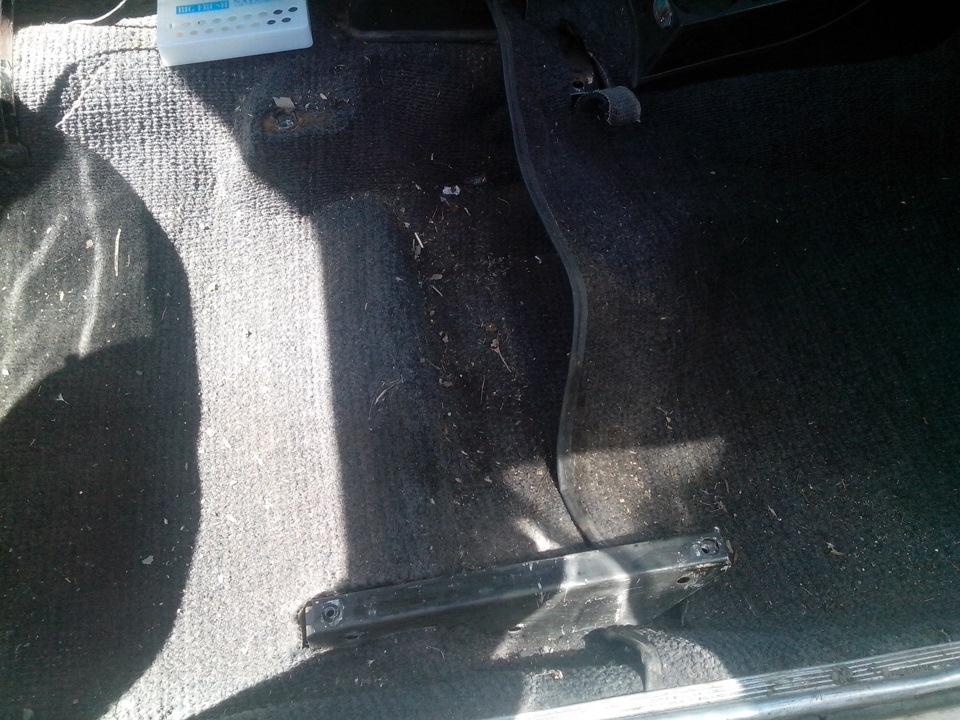 Замена пассажирского сиденья на родное, чистка салона, установка ...