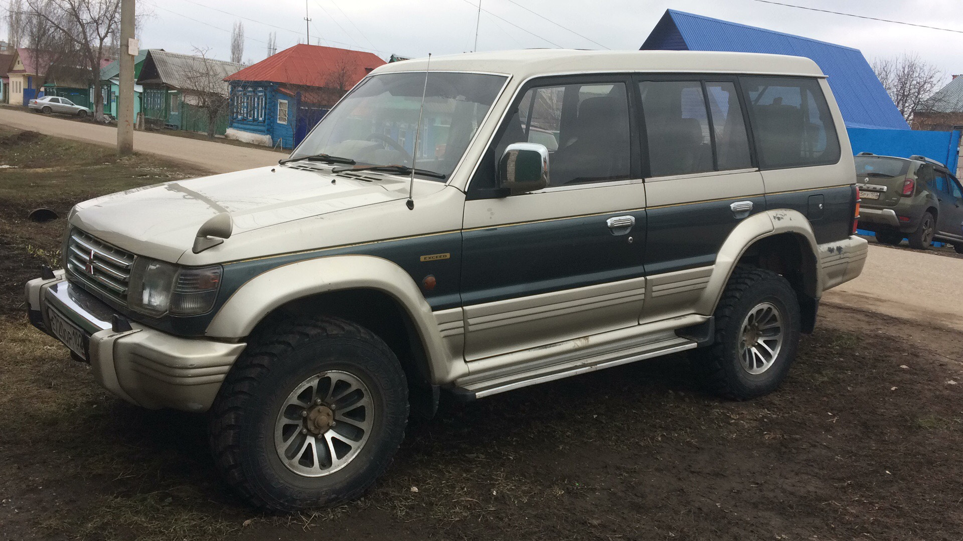 Митсубиси паджеро 2.5 дизель. Mitsubishi Pajero 2. Mitsubishi Pajero, 1993 2 поколение. Mitsubishi Montero Pajero 2. Mitsubishi Pajero 2.5 1993.