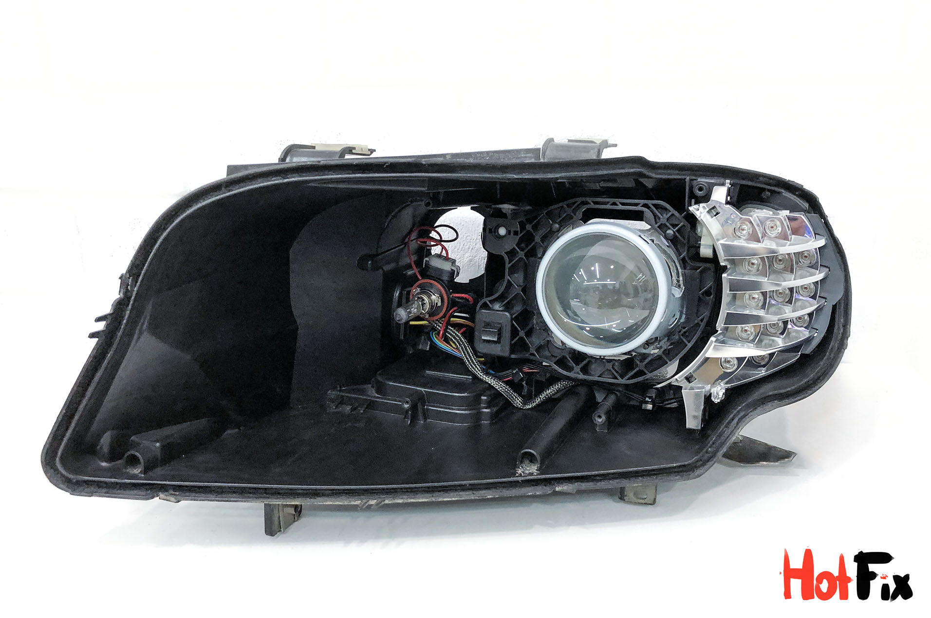 Линзы бмв е90. Замена линз BMW e90 Рестайлинг. Биксеноновые линзы на БМВ е90 Рестайлинг. 8400800r0090e. BMW 3 e90 Рестайлинг крепление ПТФ.