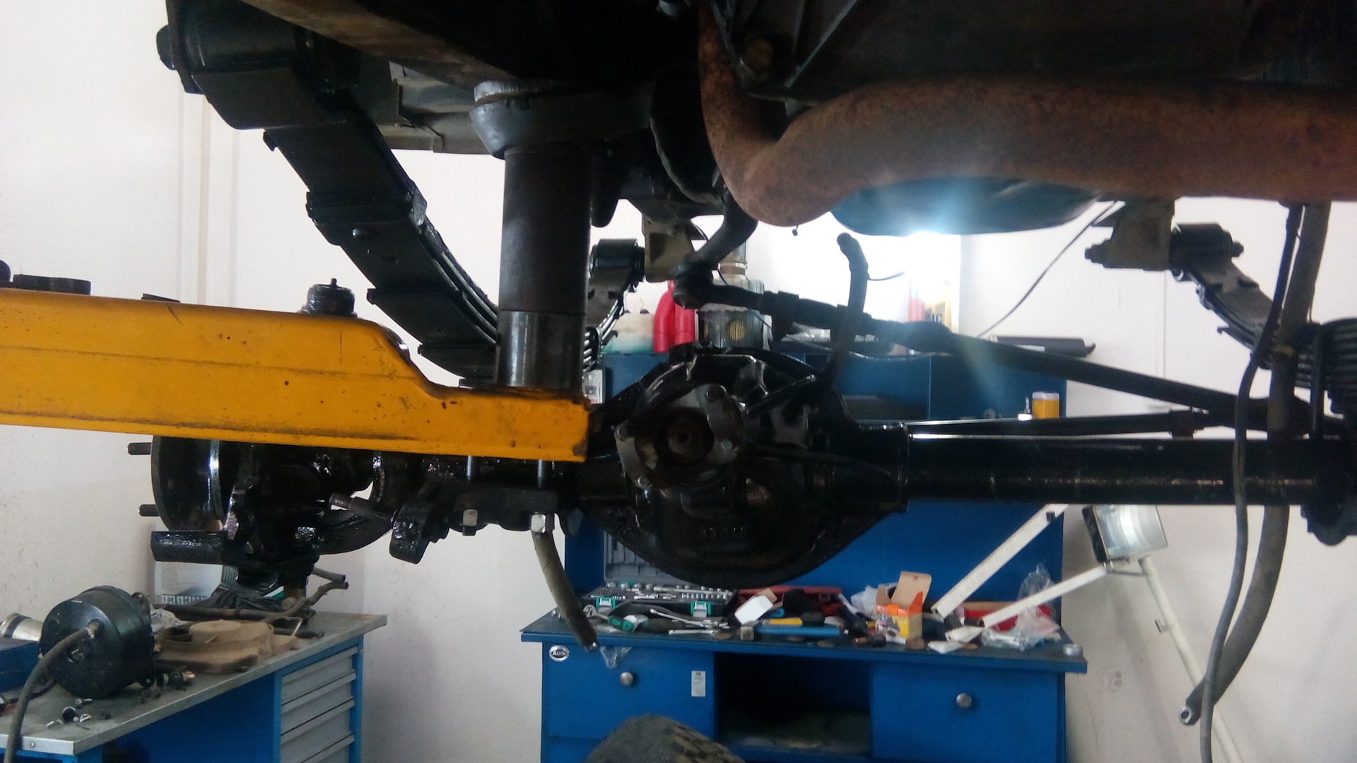 Без переднего моста. Мост Dana 44 на УАЗ. 4 Линк передний мост на УАЗ. Dana 30 передний мост.