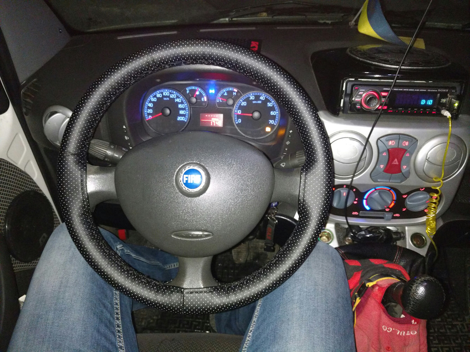 Обтяжка руля — FIAT Doblo (1G), 1,3 л, 2004 года | аксессуары | DRIVE2