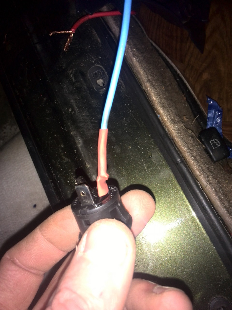 6def7as 960 Как открыть багажник мицубиси каризма