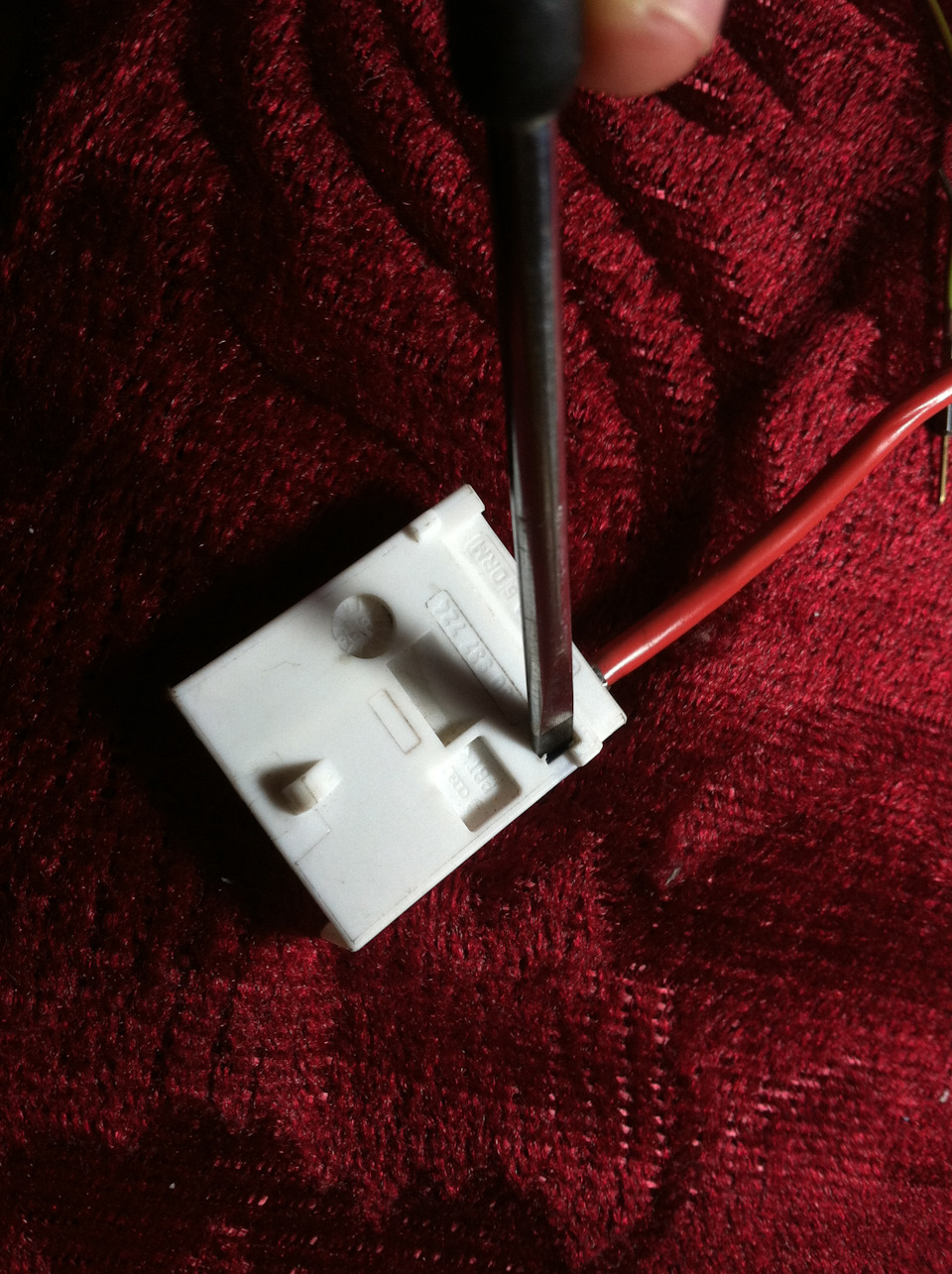 Круиз контроль. Подготовка. Разъем T15a. — Volkswagen Passat B5, 1,9 л ...