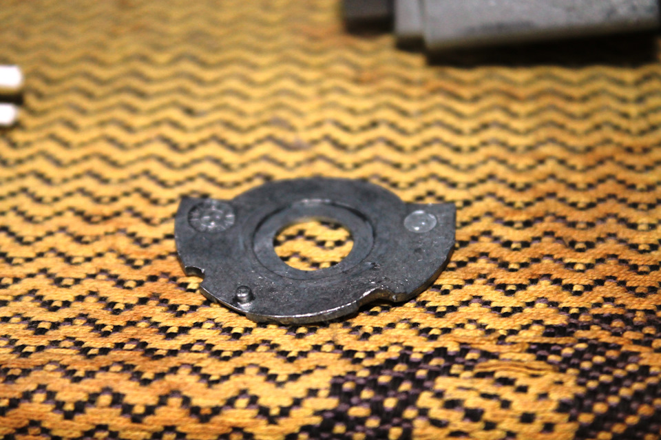 и немного помятую варварством крышку — Peugeot 307