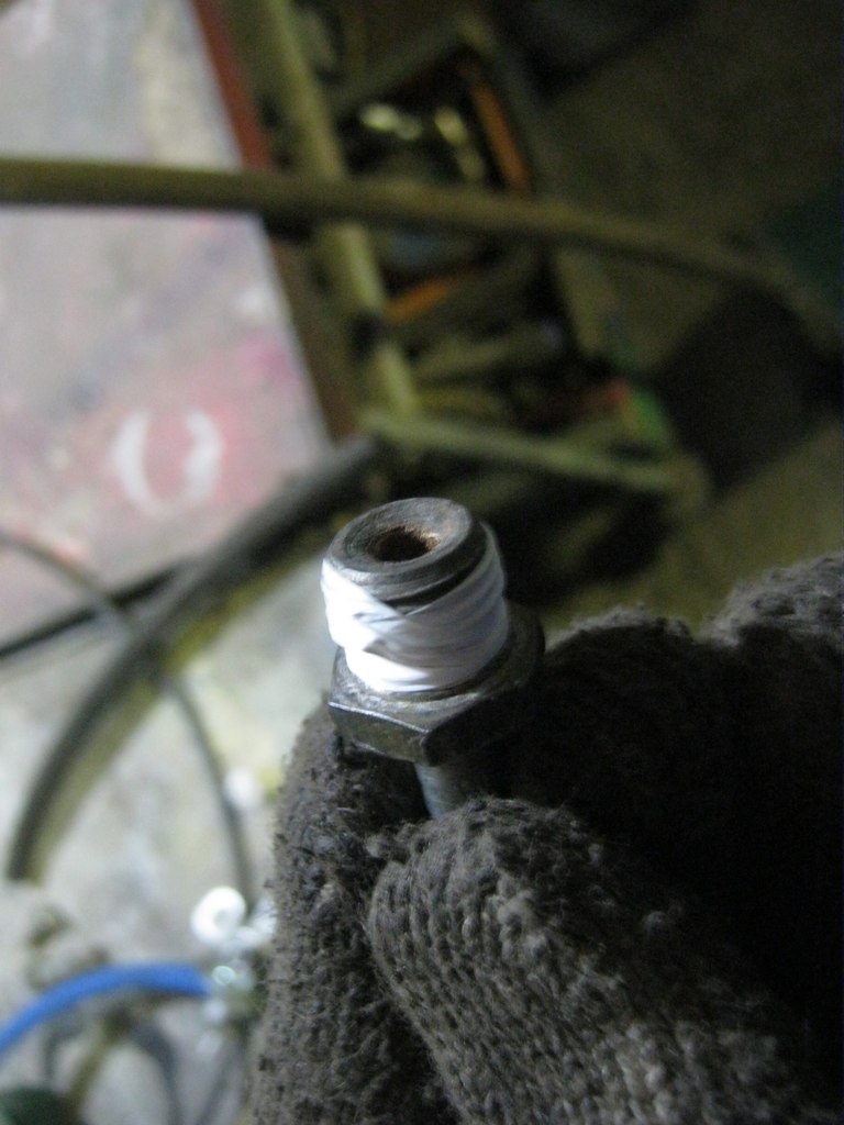 Фум лента для герметичности — Nissan Bluebird (U11)