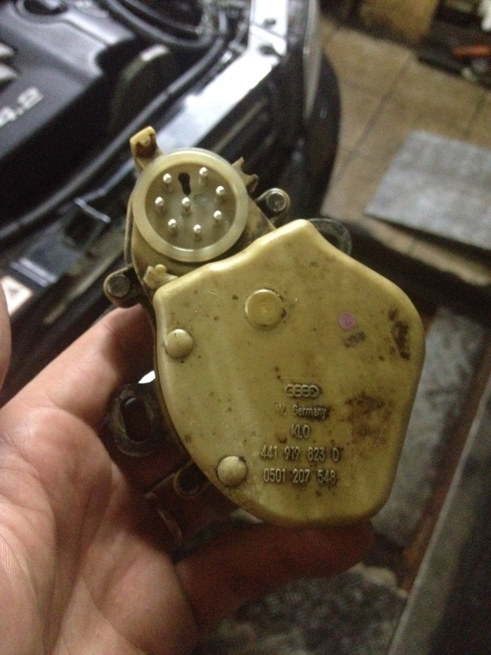 Запчасти на фото: 998230. Фото в бортжурнале Audi A8 (4D)