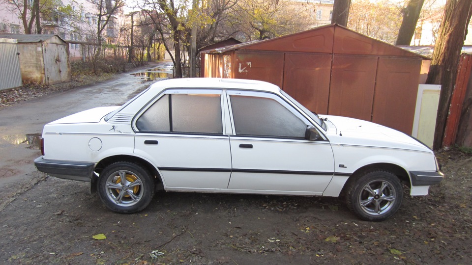 Опель аскона 1.6. Opel Ascona 1.6. Опель Аскона 1.6 1987 хэтчбек. Опель Аскона 1993 года.