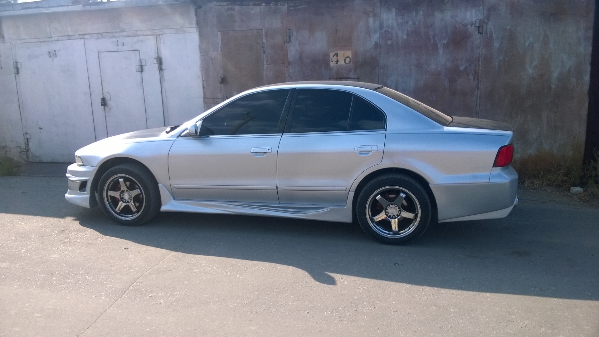 Галант 8 американец 2.4. Mitsubishi Galant, 2002 на дисках. Мицубиси Галант 8 на 17 дисках. Разболтовка Mitsubishi Galant 8. Галант 8 USA 2.4.