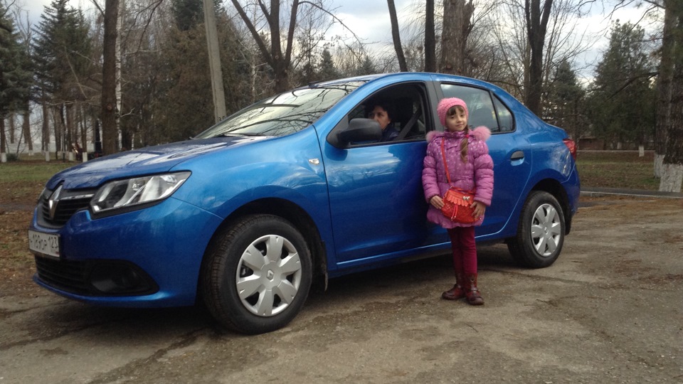 Лазурно синий. Рено Логан 2 лазурно-синий. Renault Logan 2 лазурно-синий металлик. Рено Логан 2 цвет TERPL. 498 Рено лазурно-синий.