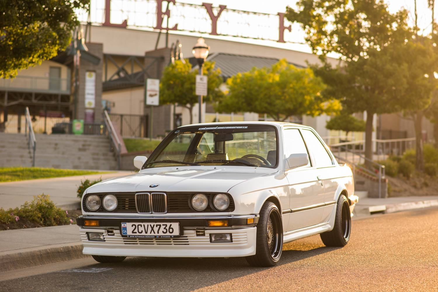 BMW 323i e30