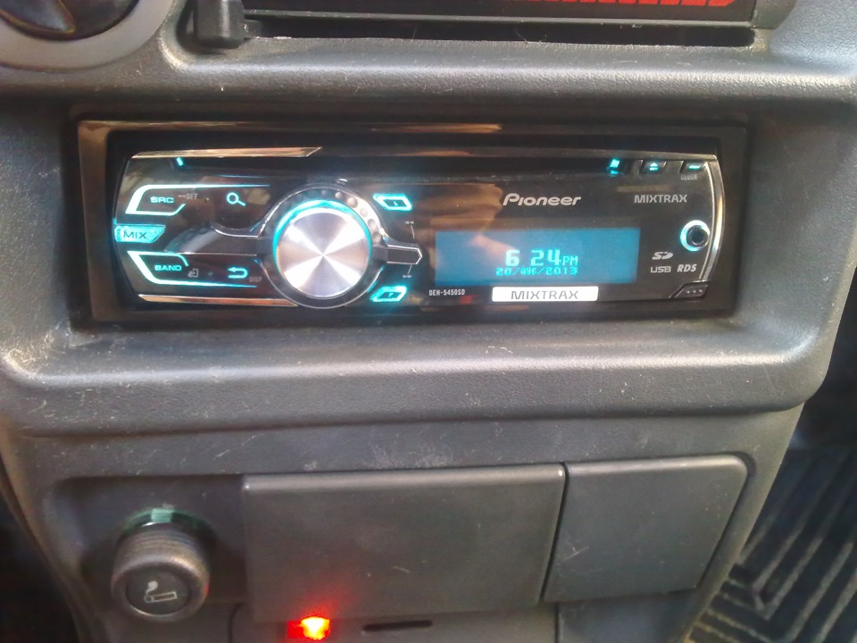 новая голова pioneer deh-5450sd и водопровод.уголок патрубки печки ...