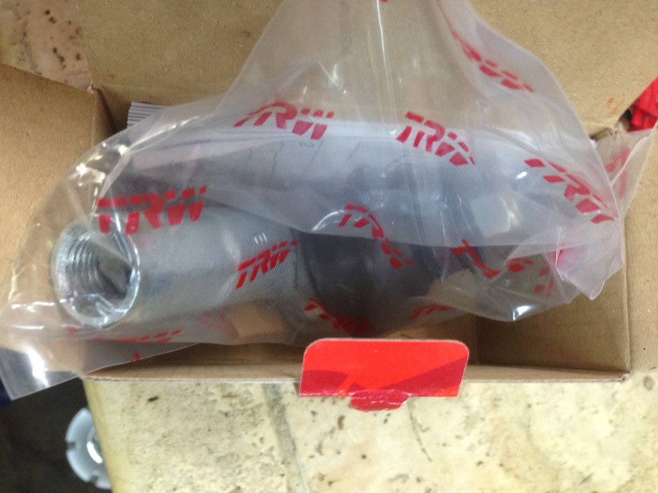 Вот и пришло время менять рулевые наконечники и шаровые. — Volkswagen ...