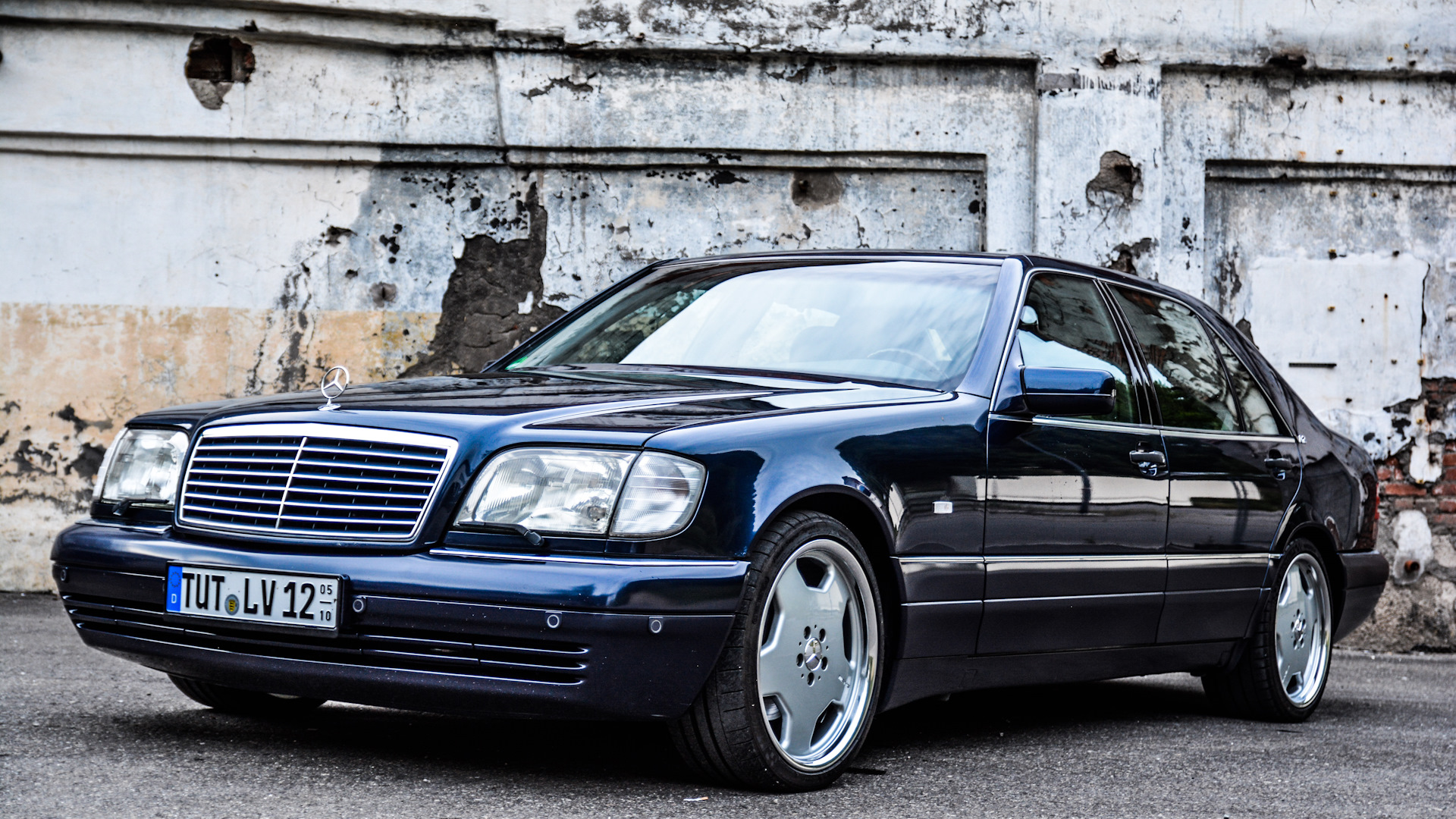 Mercedes-Benz S-Class (W140) 6.0 бензиновый 1996 | 600 