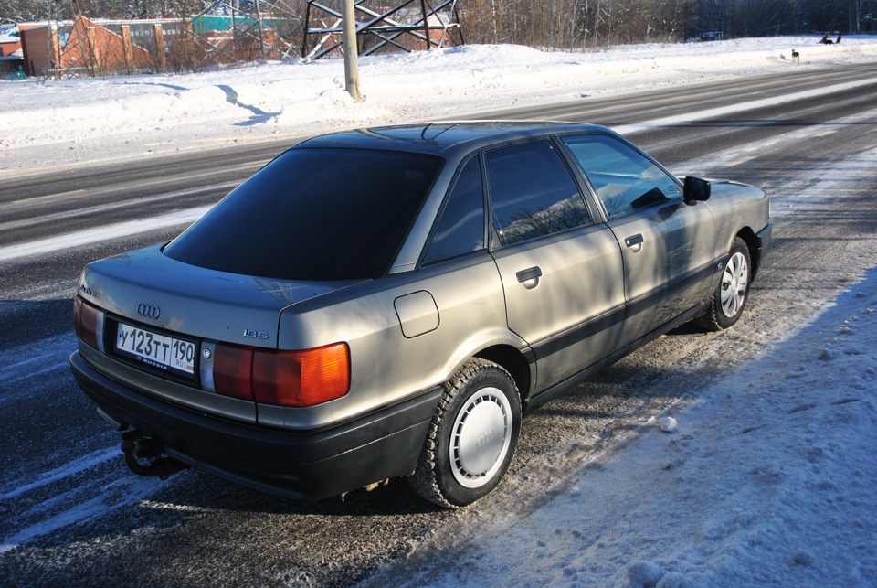 Ауди 80 б3 1989 года. Audi 80 b3 1989. Audi 80 b3 серая. Ауди 80 б3 серая. Audi 80 b3 тонированная.