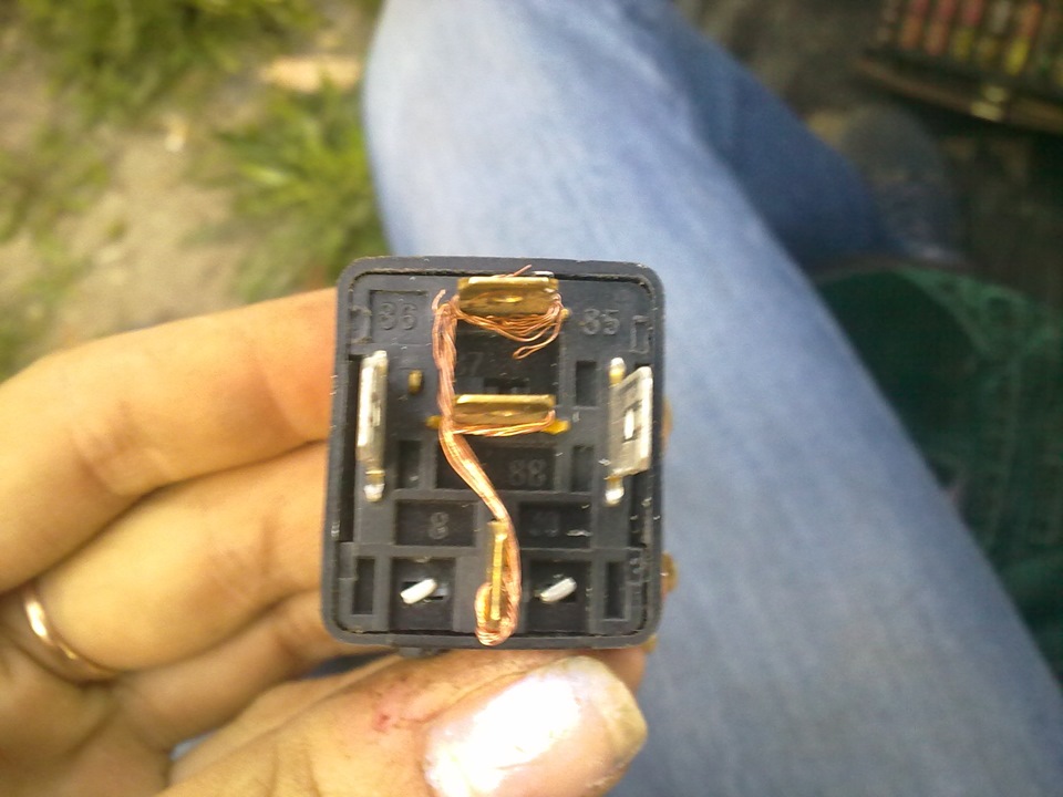 Предохранители с индикатором обрыва — Lada 21102, 1,5 л, 2001 года ...