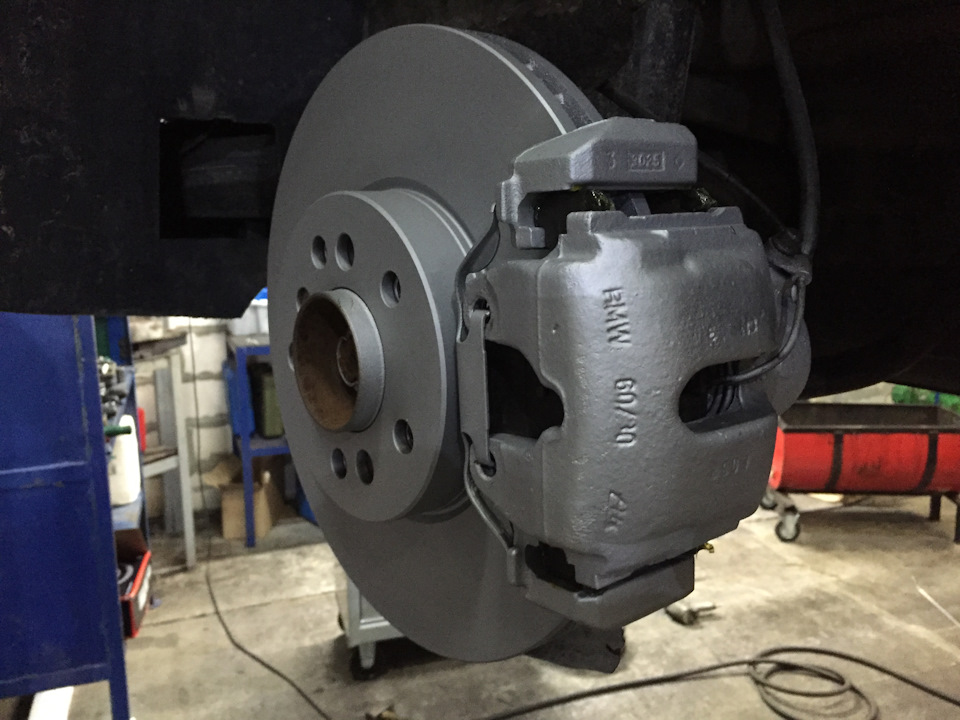 [8] Тормоза не тормозят, меняем диски. — BMW X5 (E53), 3 л, 2005 года ...