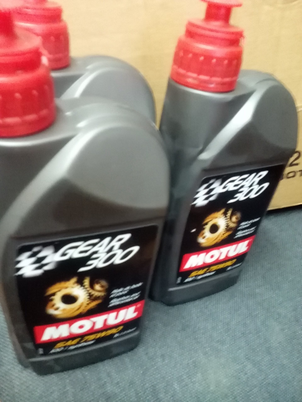 масло в кпп, Motul. — Lada Гранта (1G), 1,6 л, 2014 года | расходники ...