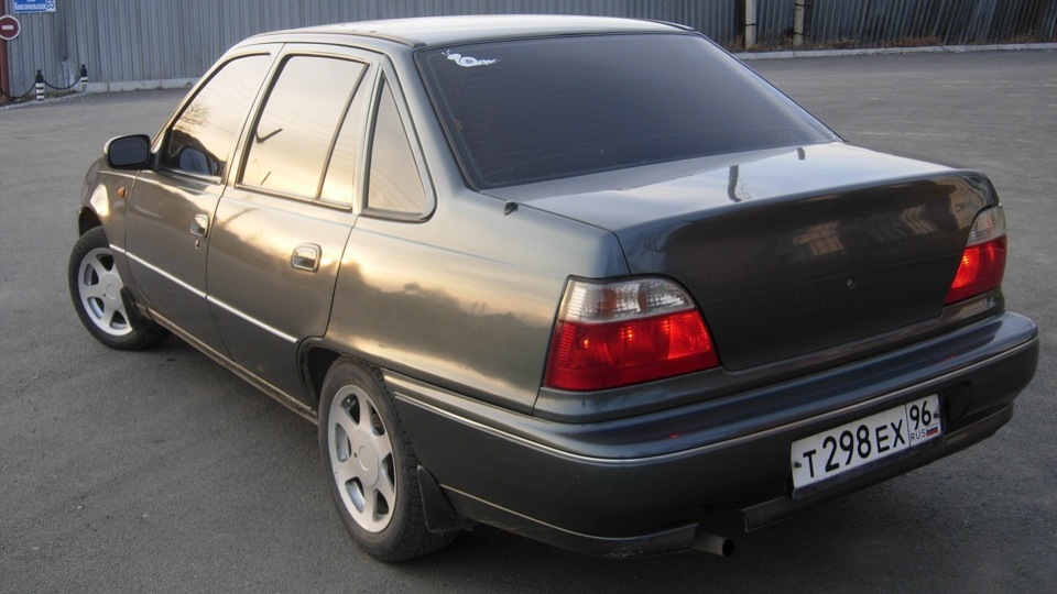 Daewoo Nexia серая