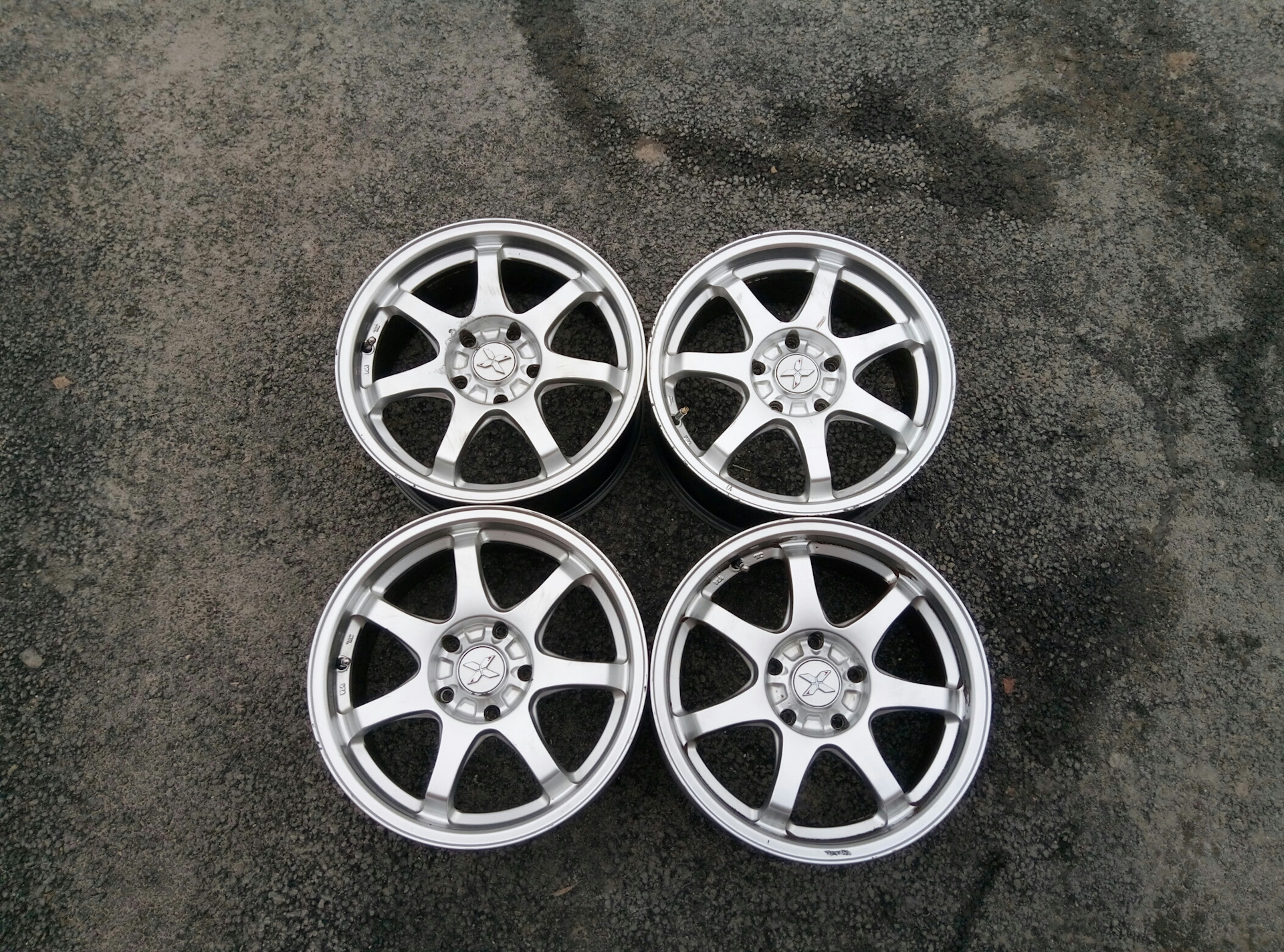 Продаю литье. Диски toyota caldina r17. Бушные диски для машины. Диски caldina gt 17. Кованые диски r19.