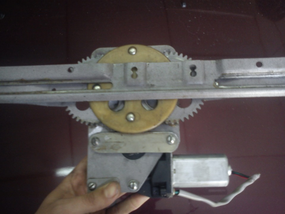 Вот такой пластиной метала починилЭСП. — Lada 21099