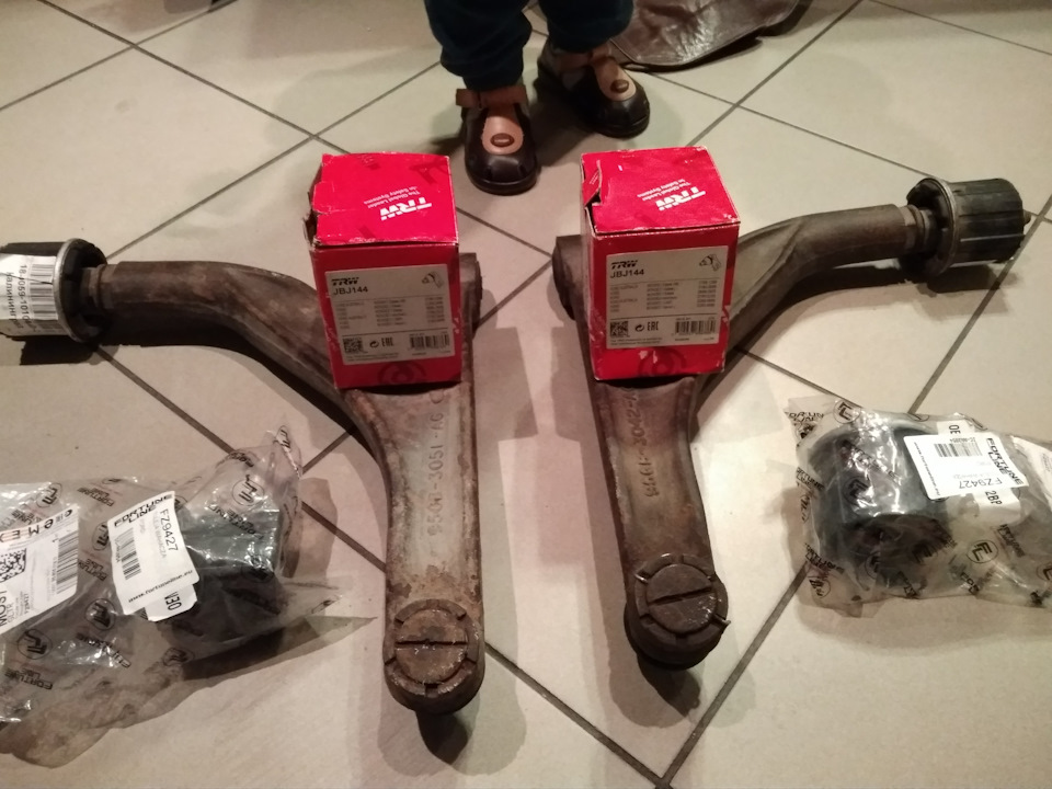 Реставрация шаровых опор передних рычагов. Классика. — Ford Scorpio II ...