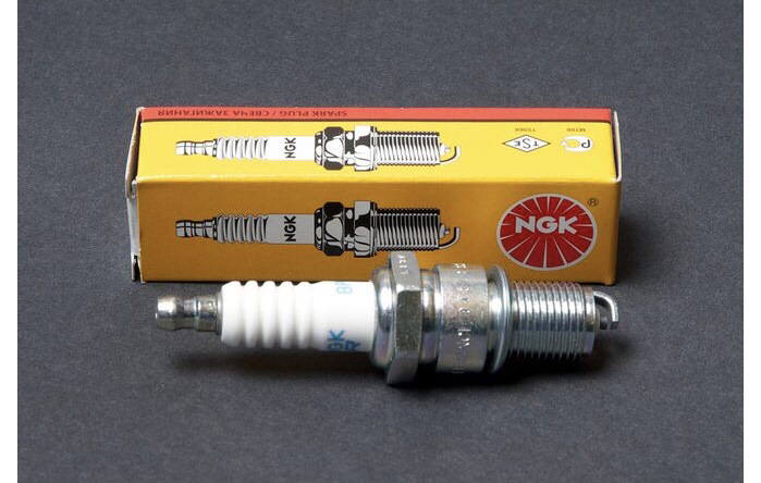 Свечи зажигания NGK-14 BKR6E-11 на Дэу Нексия, Шевроле …