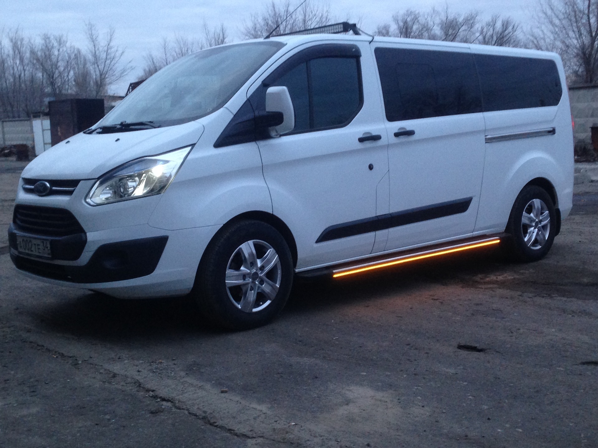 Ford Tourneo Custom 2013