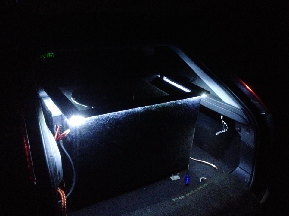 Подсветка багажника форд фокус. Подсветка багажника Форд фокус 2 хэтчбек. Ауди а3 подсветка багажника 8v. Освещение багажника Ford Focus 2 хэтчбек. Мазда 6 GH 1.8 подсветка багажника.