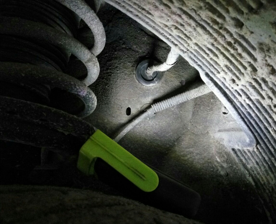 Не много обо всём. Борьба с грязью под капотом. Сетка в бампер. Замена ...