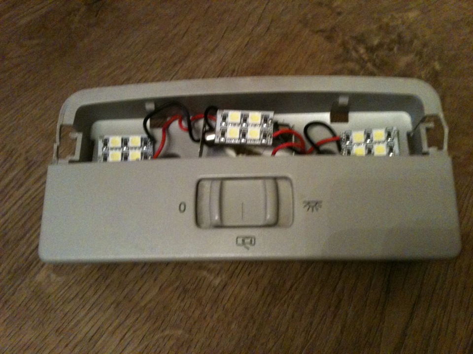 Салонный свет — Volkswagen Transporter T5, 1,9 л, 2008 года ...