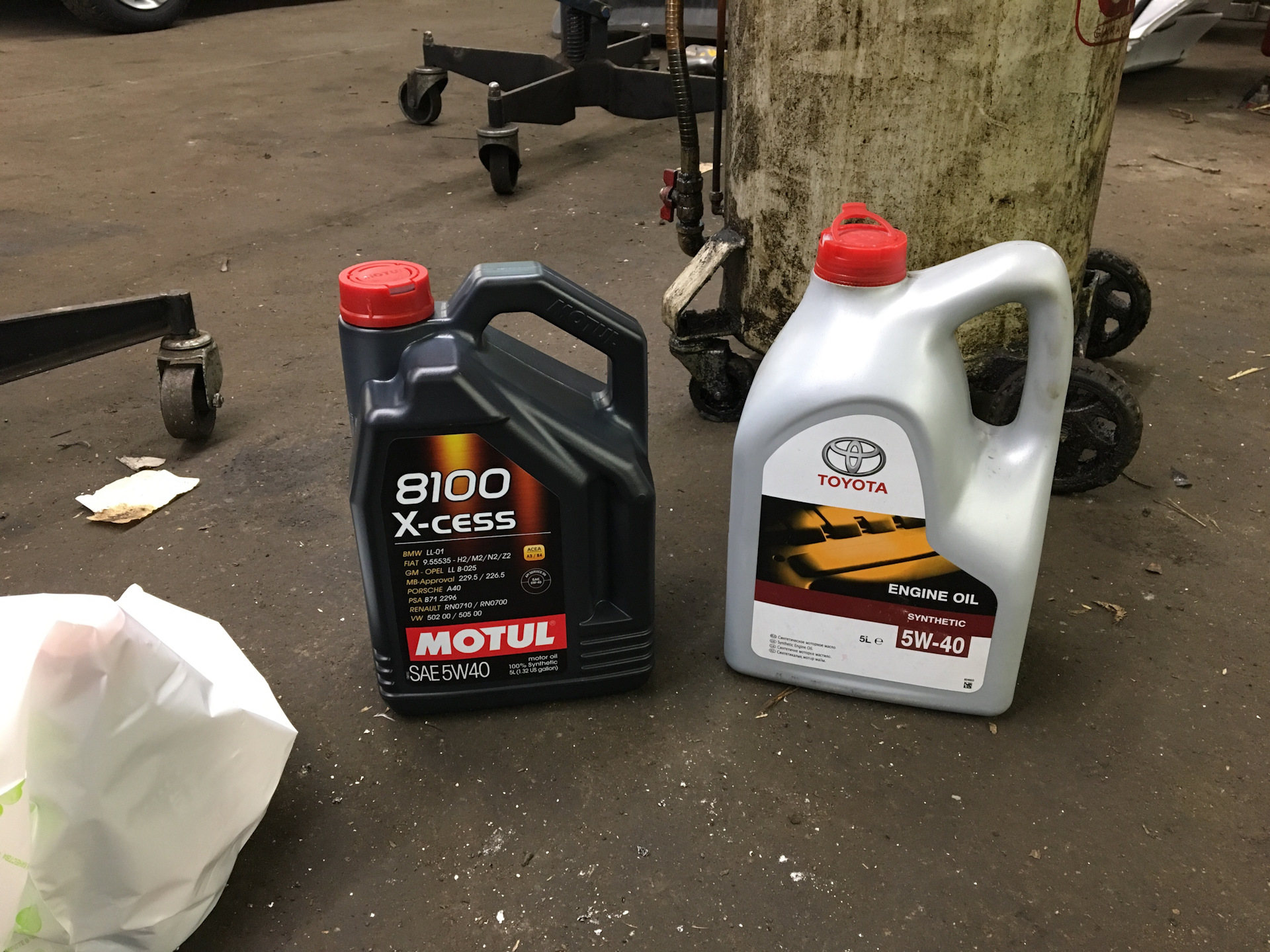 8 d масло оригинальное. Масло в прадо 2. 7. 7 бензин. 7 бензин.