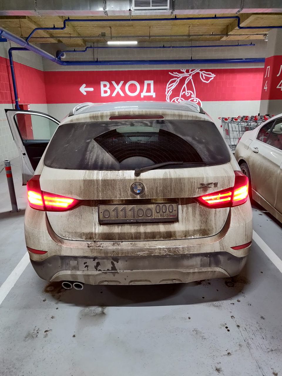 РЕМОНТ — Фонарь внутренний правый — BMW X1 (E84), 2 л, 2012 года | своими  руками | DRIVE2