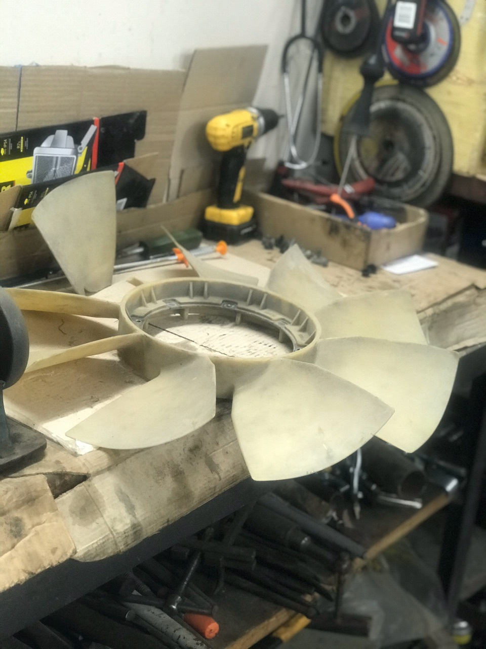 Замена крыльчатки вентилятора охлаждения — Infiniti QX56 (2G), 5,6 л ...