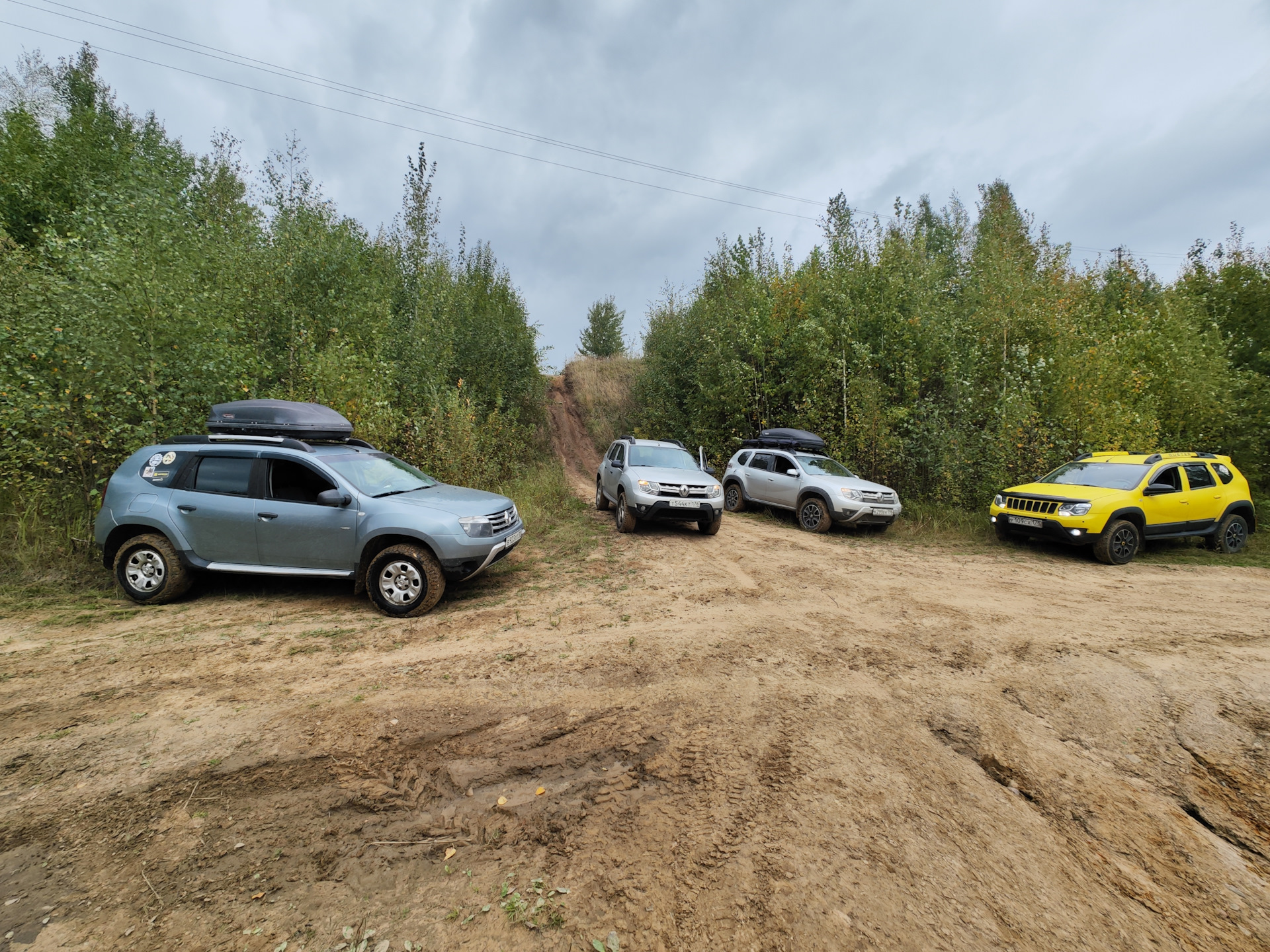 Рено дастер на бездорожье. Сходка Renault symbol.