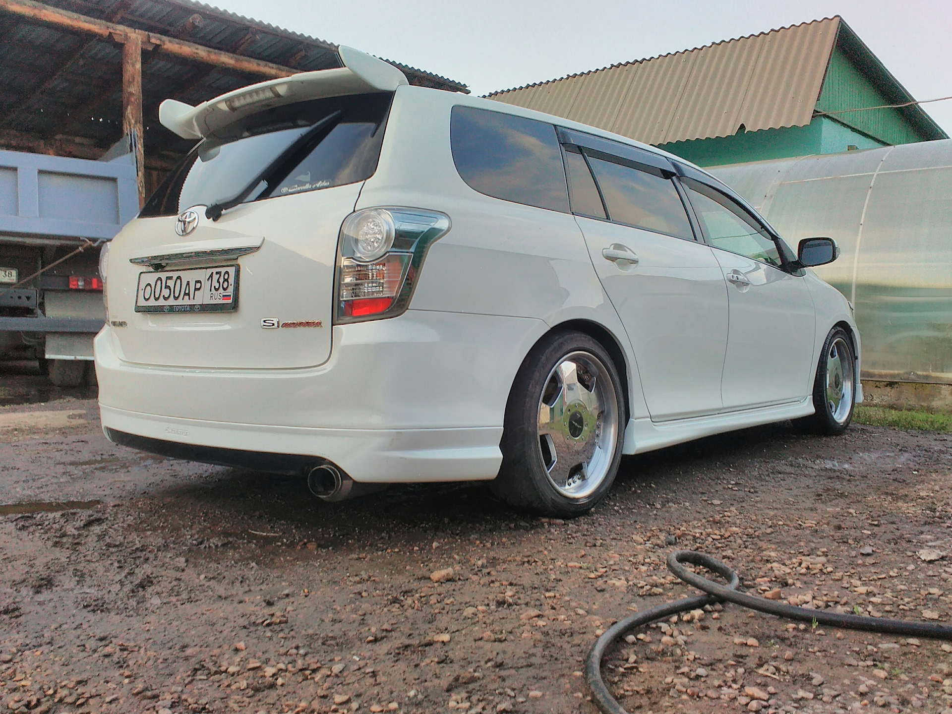 Toyota Corolla Fielder 2013 stance