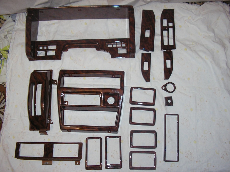 Покраска пластика. Пластиковые детали салона автомобиля. Пластик салона автомобиля. Пластиковые элементы в салоне авто. Aквапринт пластика салона.